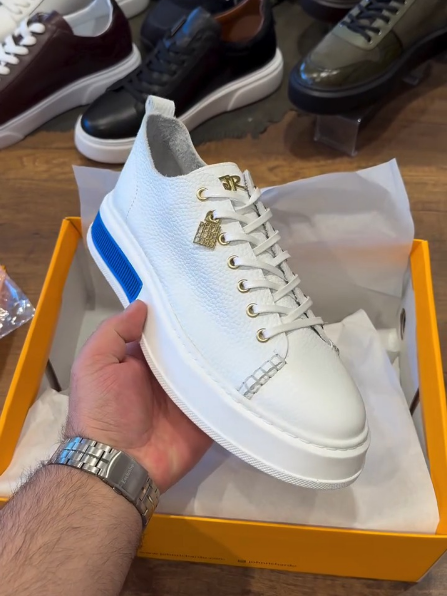 Casual Versatile Fashion Sneakers