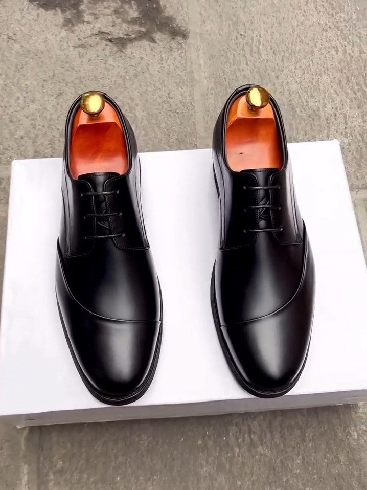 Curved Black Leather Shoes
