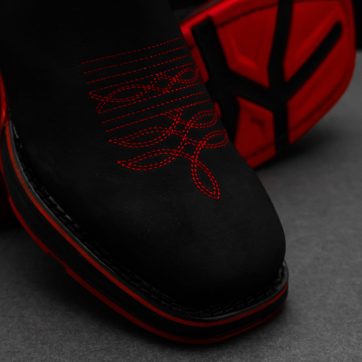 Black Leather Botin - Lightweight Soles Square Toe