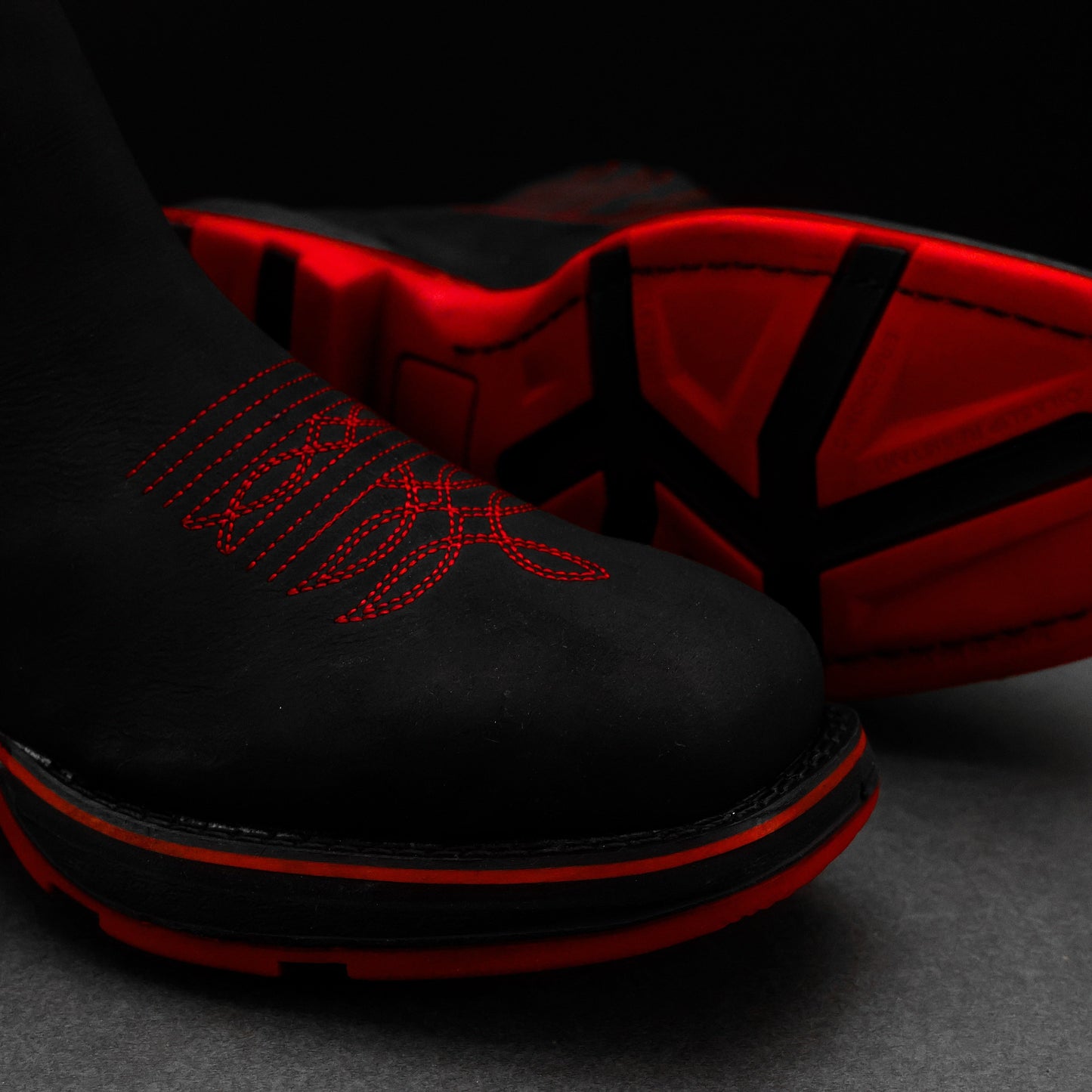 Black Leather Botin - Lightweight Soles Square Toe