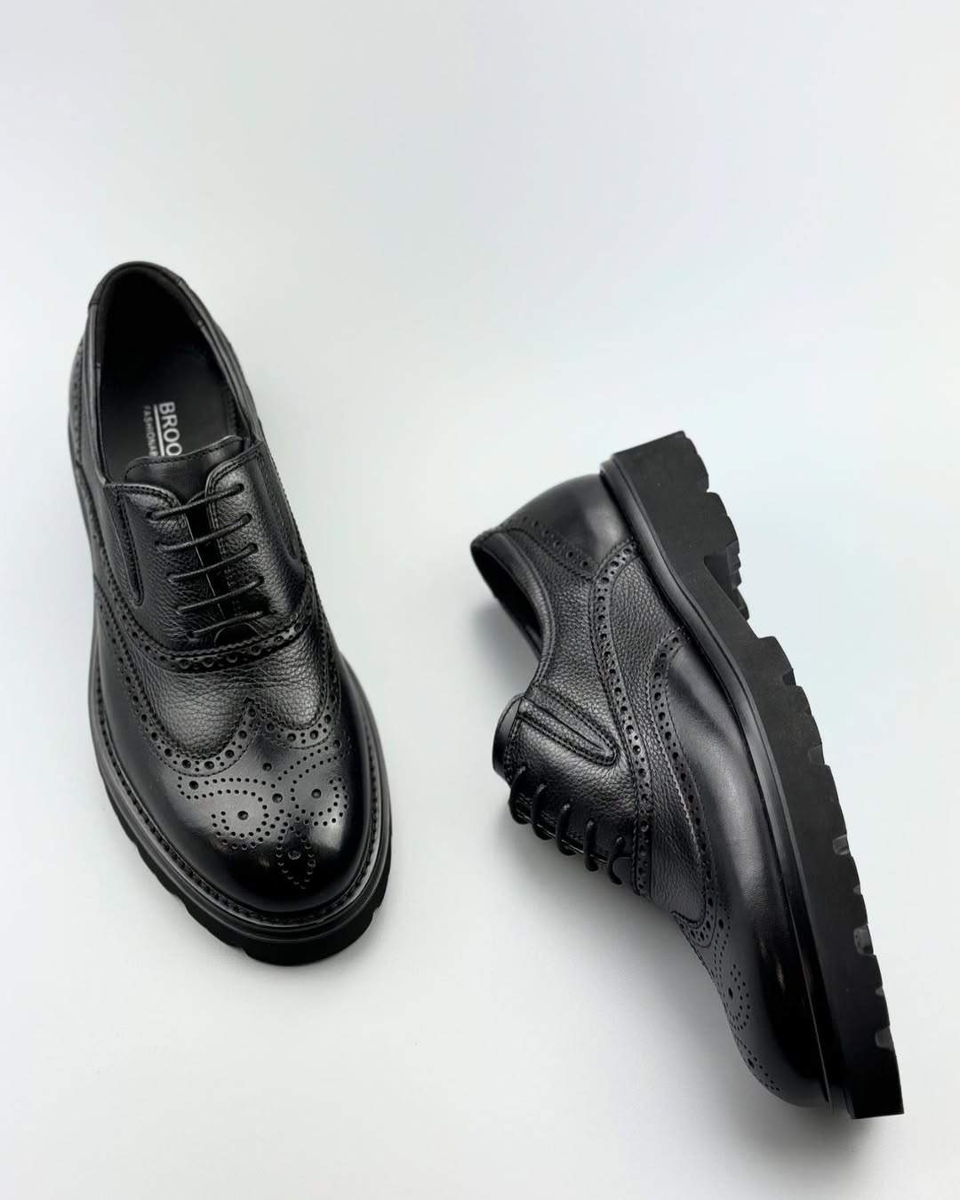 Men's Black Brogue Carved Thick Sole Dress Shoes