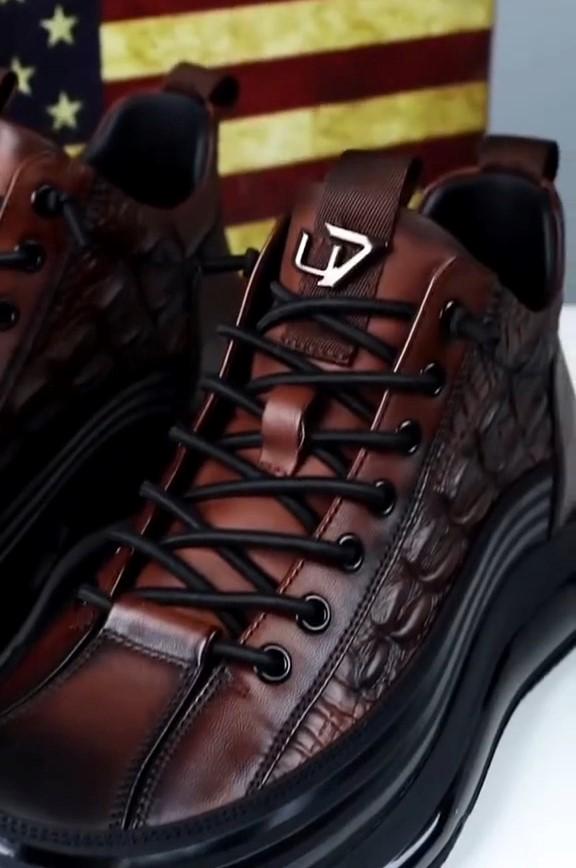 Men's Textured Leather Sneakers
