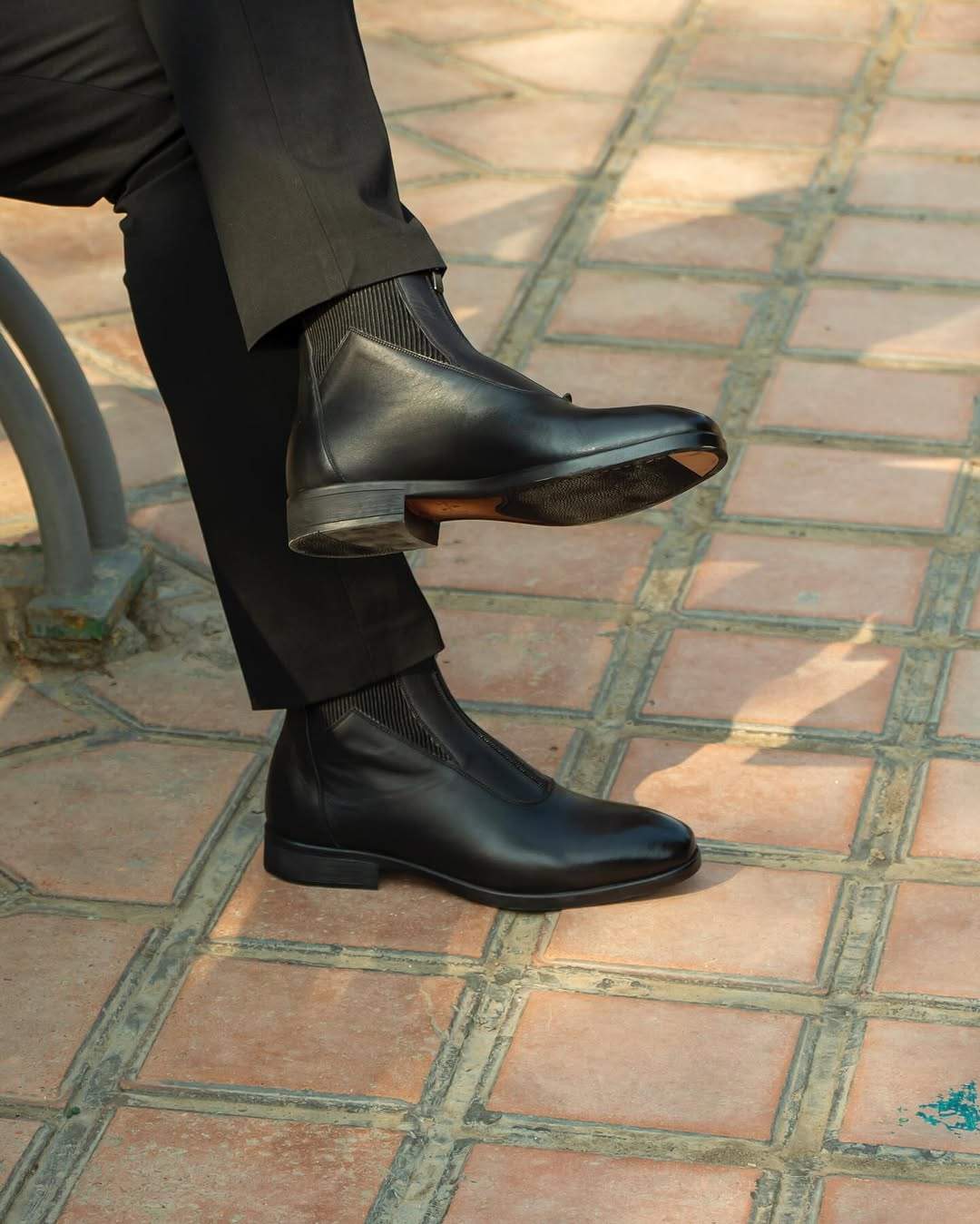 Black Polished Zipper Elegant Men's Boots