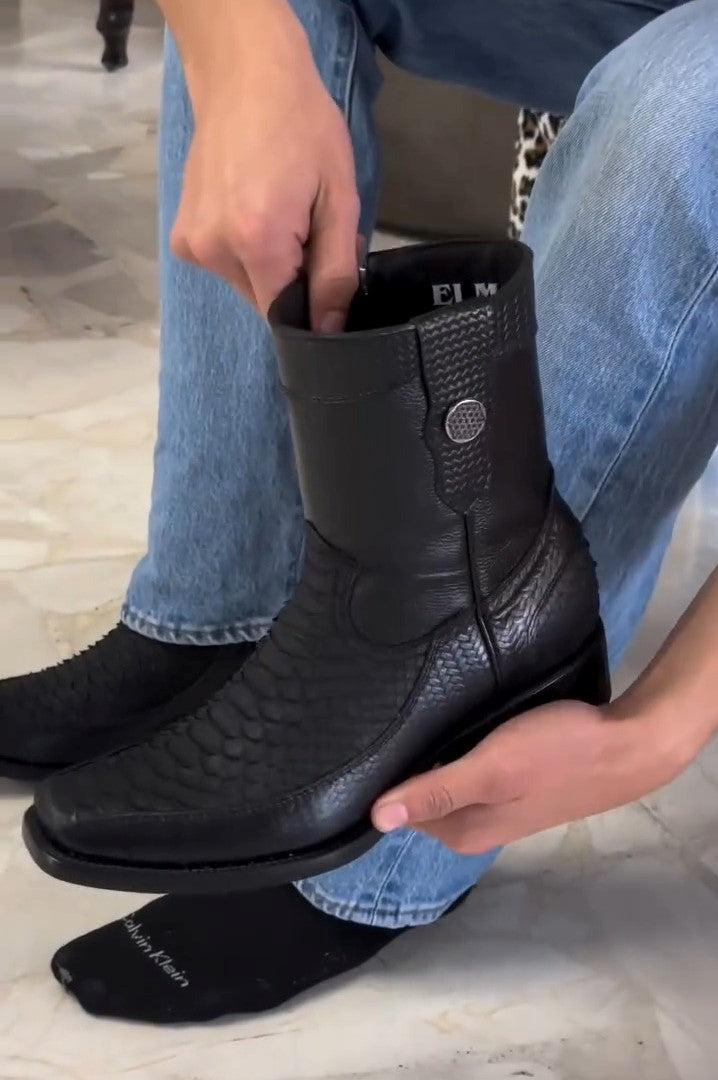 Sinak Boots