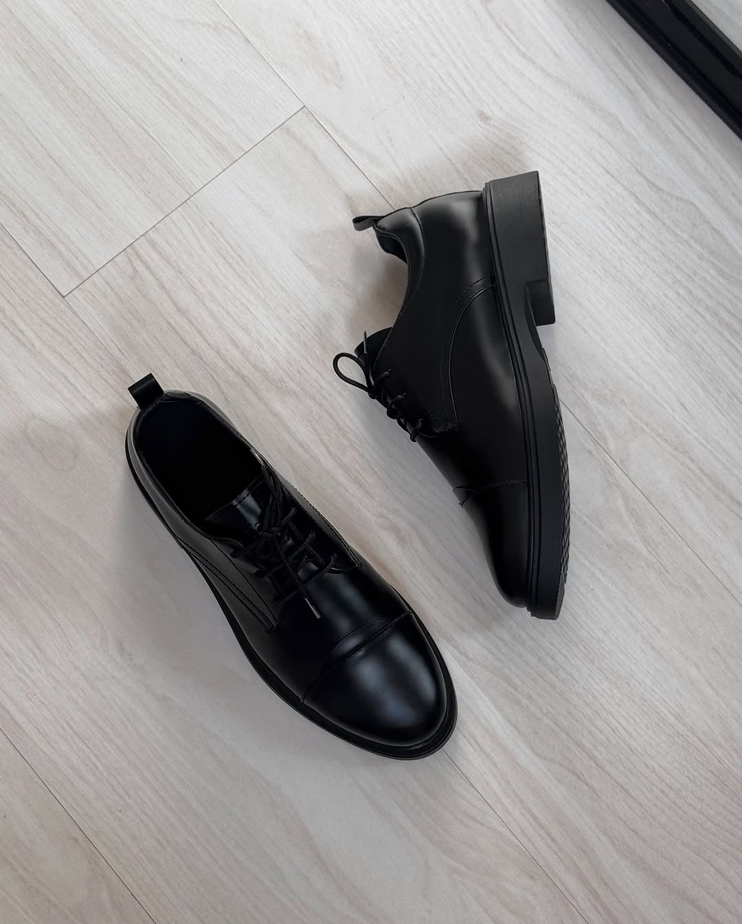 Black Leather Lace-up Casual Shoes