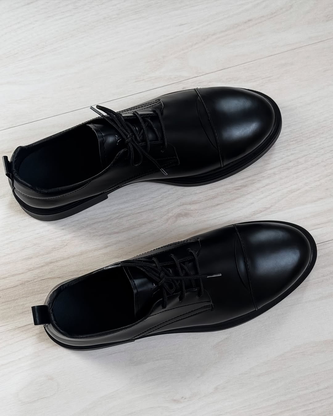 Black Leather Lace-up Casual Shoes