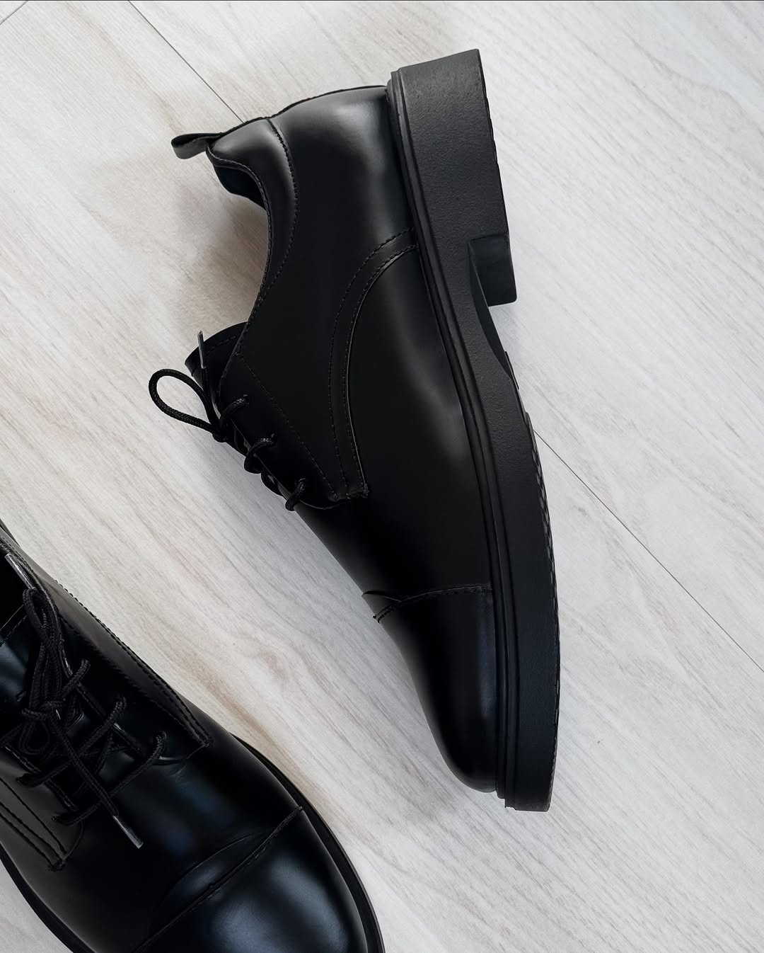 Black Leather Lace-up Casual Shoes