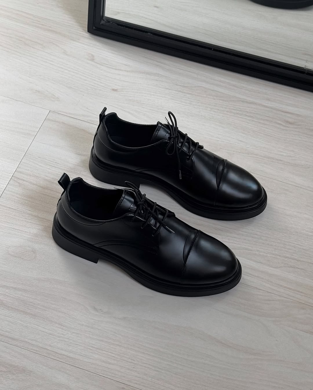 Black Leather Lace-up Casual Shoes
