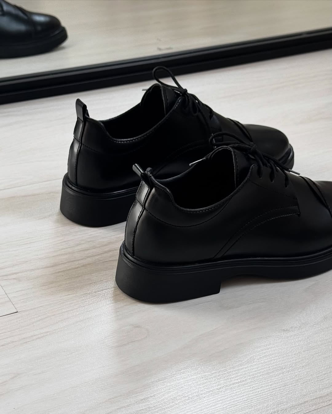 Black Leather Lace-up Casual Shoes