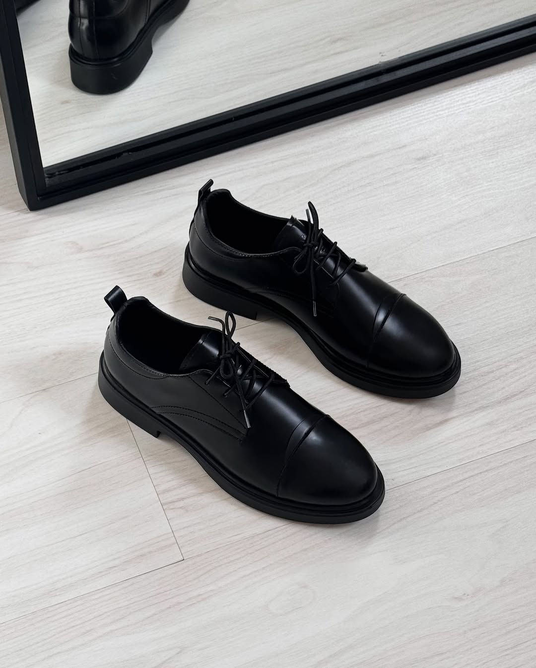Black Leather Lace-up Casual Shoes