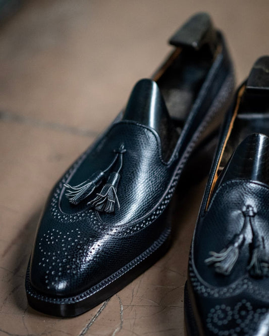 Black Carved Tassel Leather Shoes