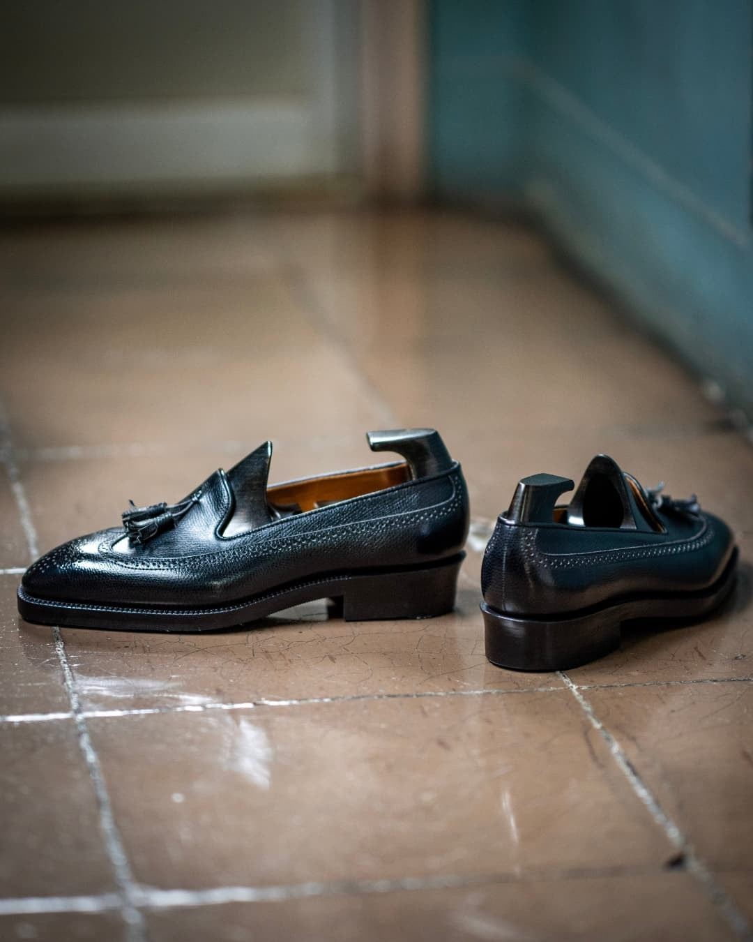 Black Carved Tassel Leather Shoes