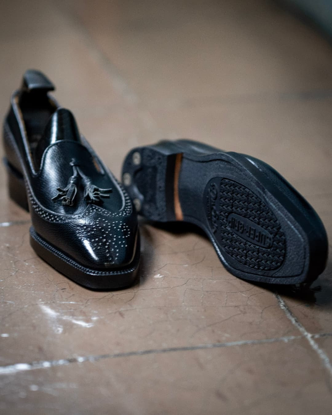 Black Carved Tassel Leather Shoes