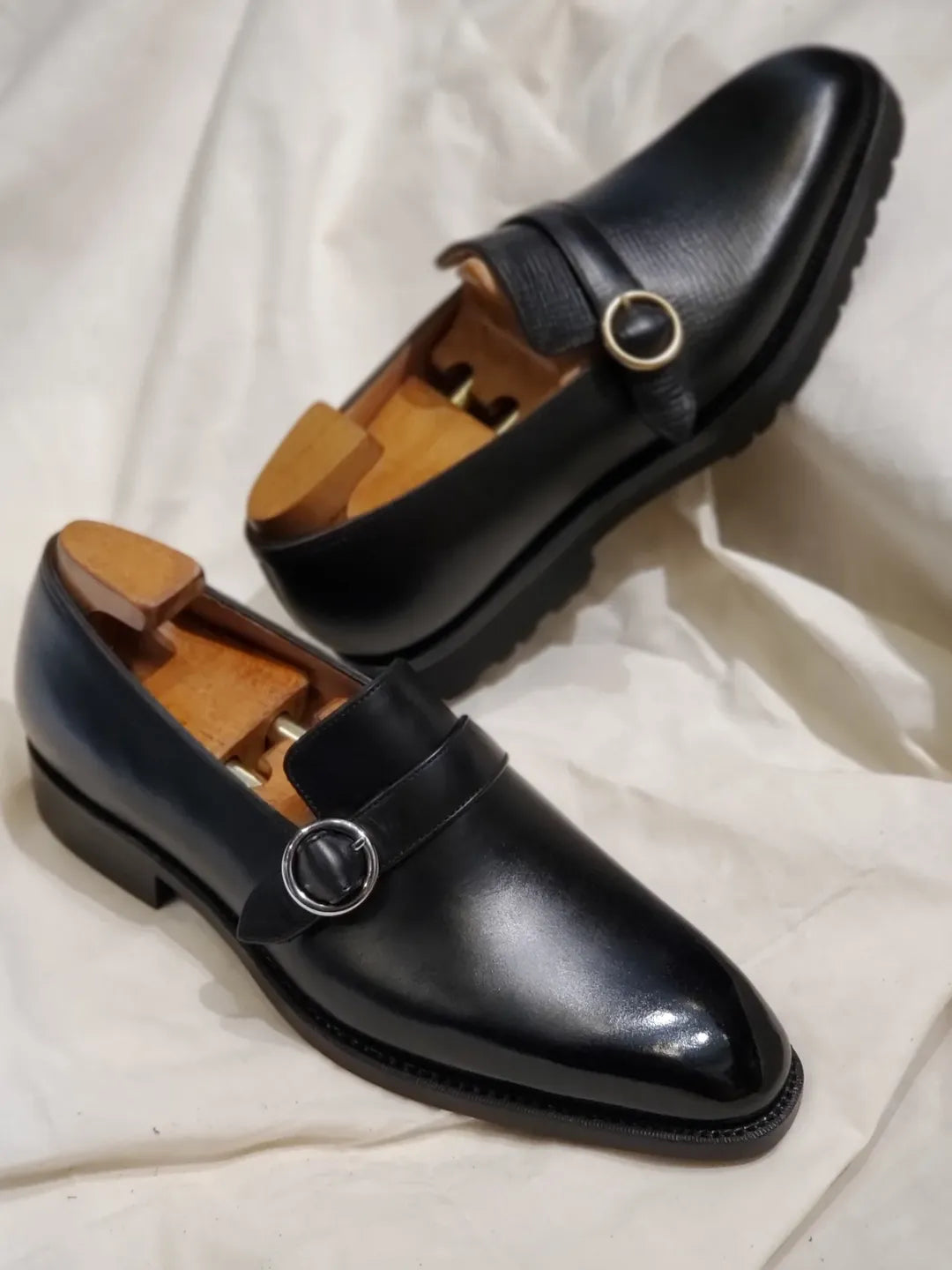Round Side Buckle Black Casual Leather Shoes
