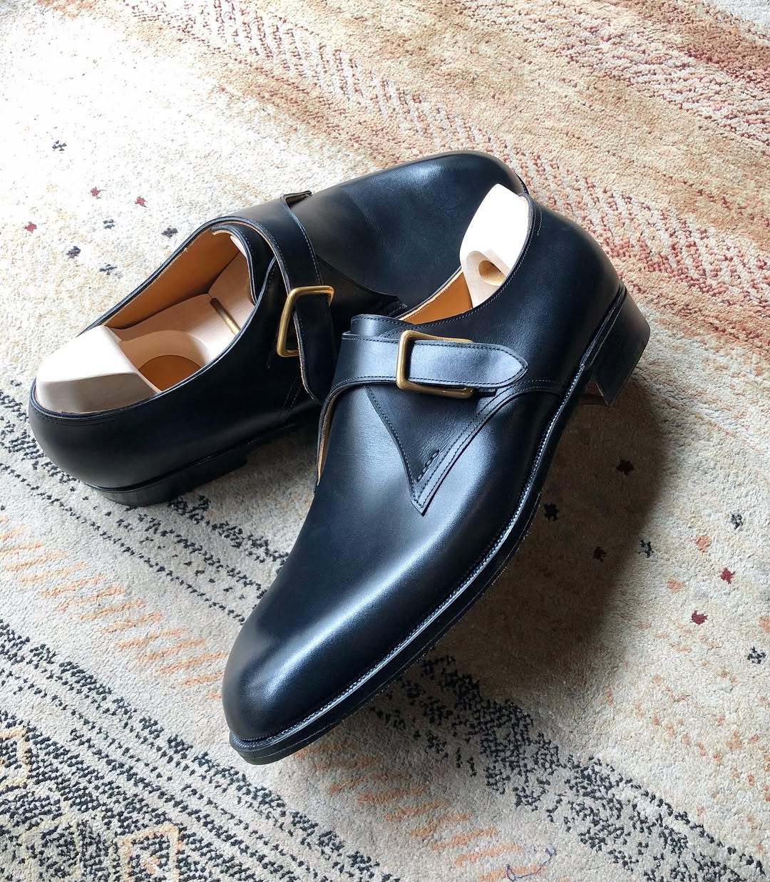 Men's Black Leather Side Buckle Shoes