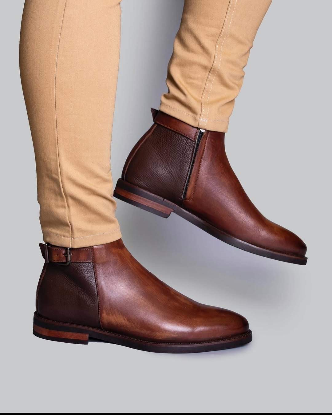 Eye-catching On-trend Leather Boots