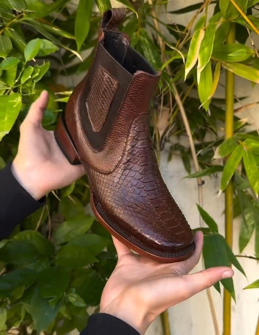 Mikilo Boots