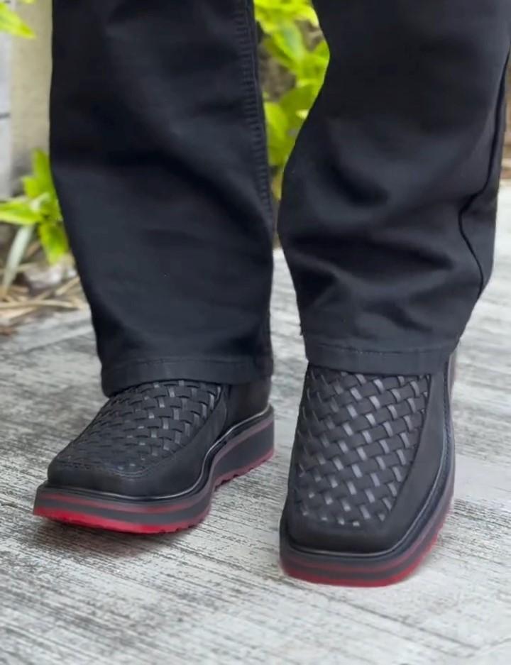 Soft Breathable Men's Shoes