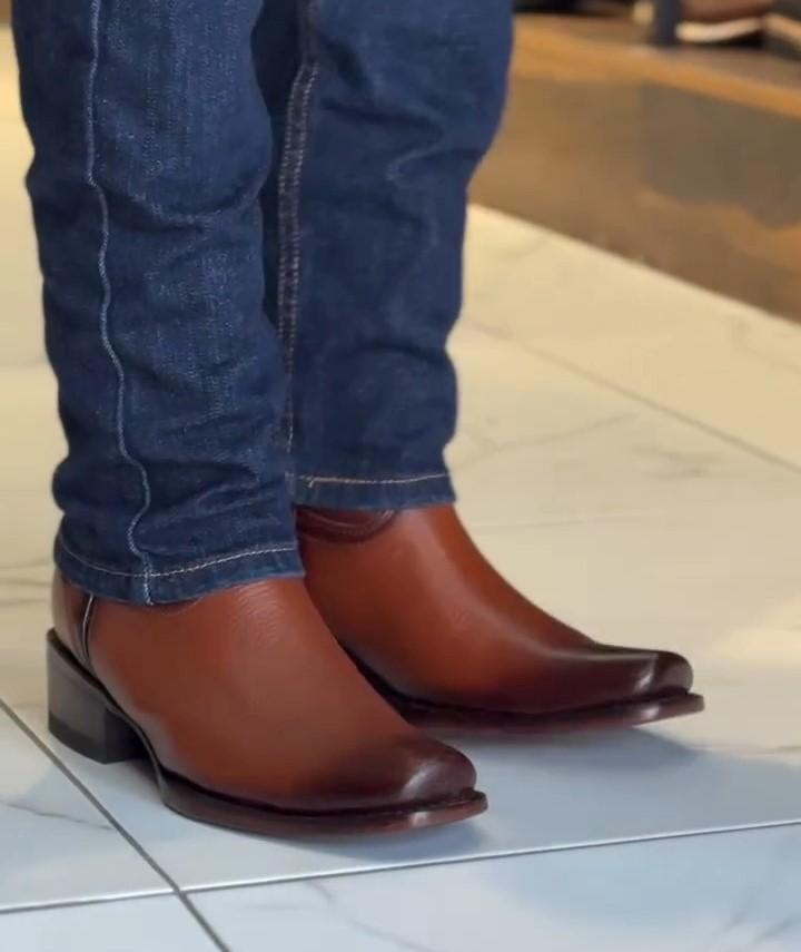 Akaer Boots