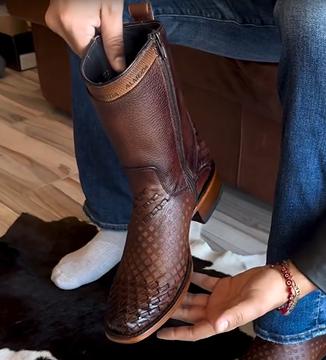 Contra Boots